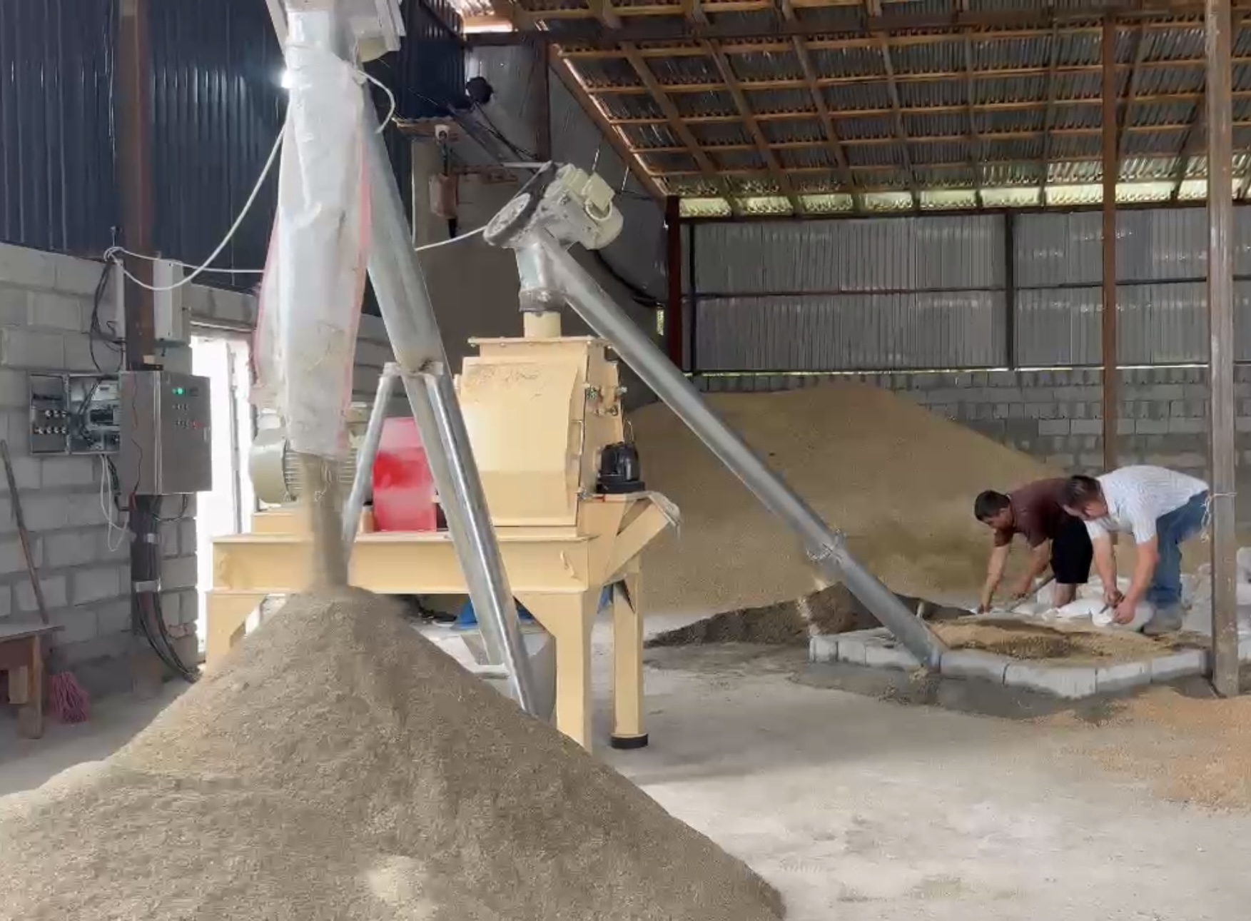 18,5 квт бункер әлде шнек дробилка